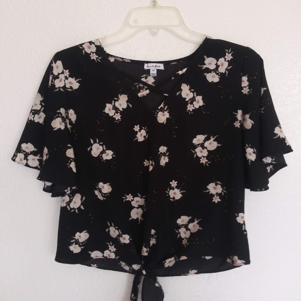 Crop shirt.
